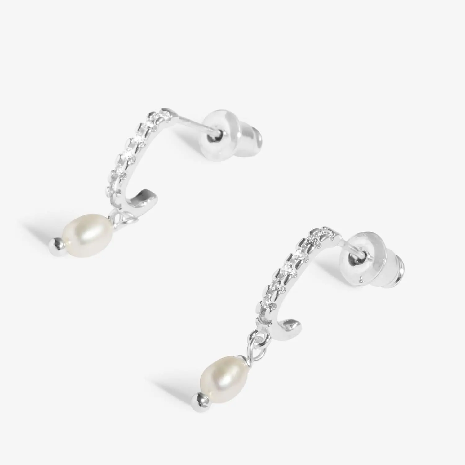 Boucles d'oreilles cercles argentées avec perles pave brillantes 8475 Joma Jewellery
